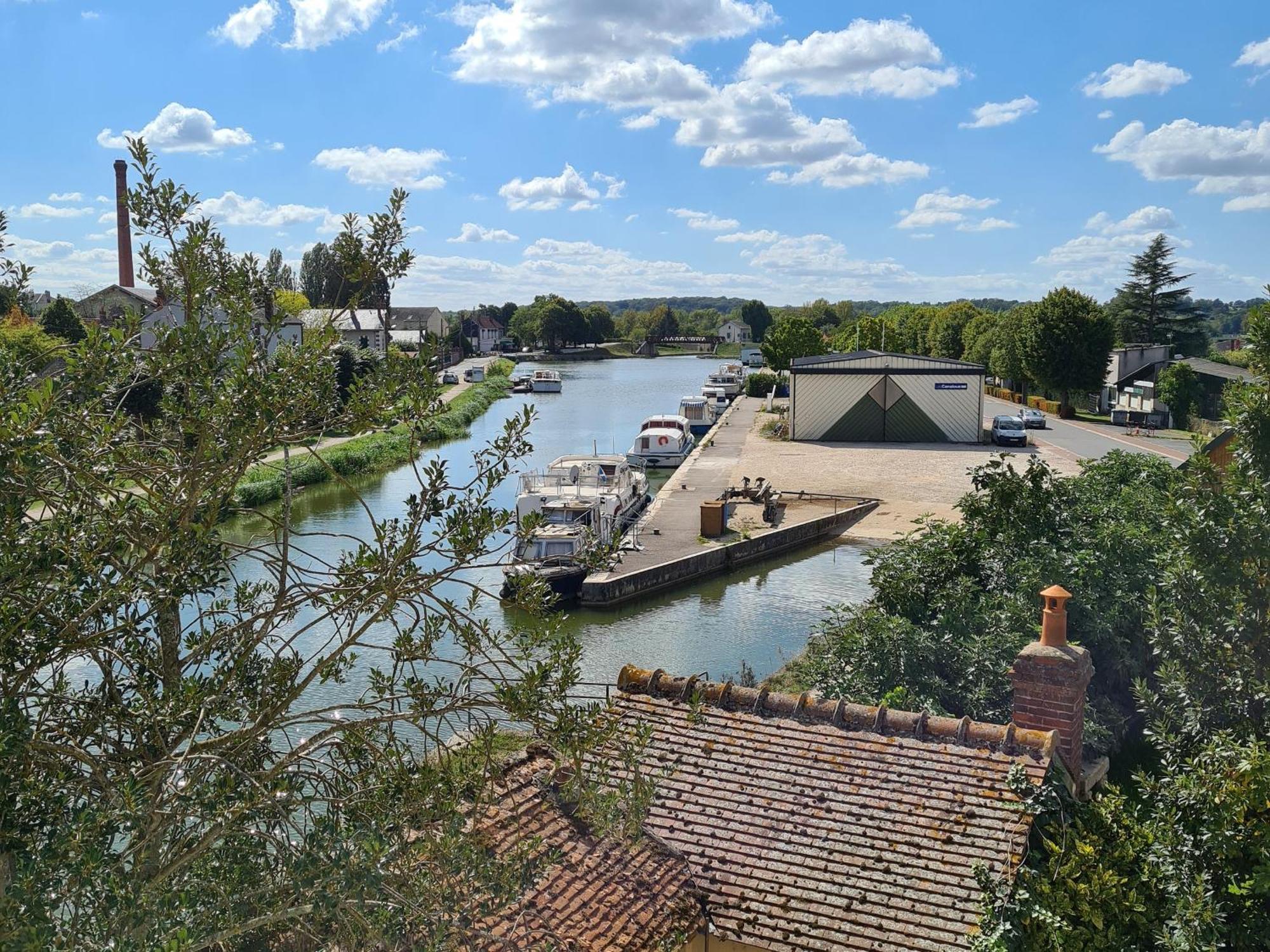 Gite Spacieux A Briare Avec Terrasse, Ideale Pour Familles Et Seminaires, Animaux Acceptes. - Fr-1-590-371 Экстерьер фото